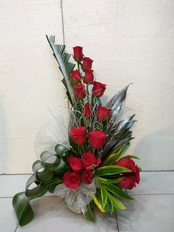 One Siide Red Roses Arrangement 